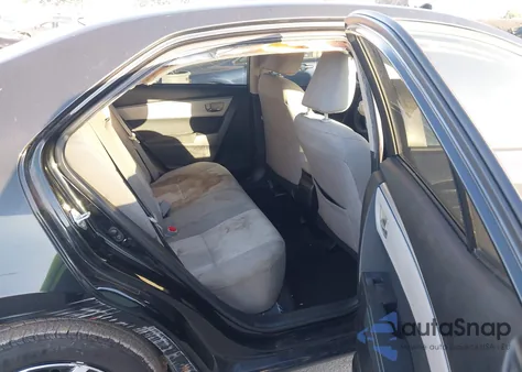 2015 Toyota Corolla Le z USA, uszkodzony, nr VIN 5YFBURHE7FP352153